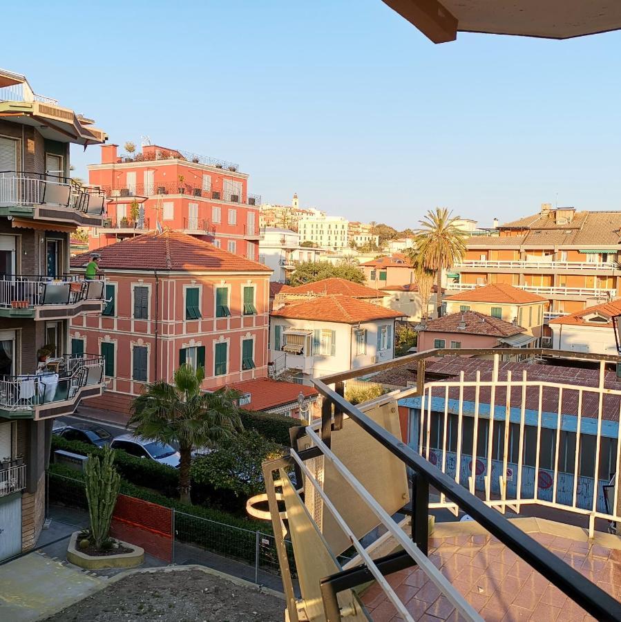 Casa Margherita, Centrale A Due Passi Dal Mare Bordighera Exteriör bild
