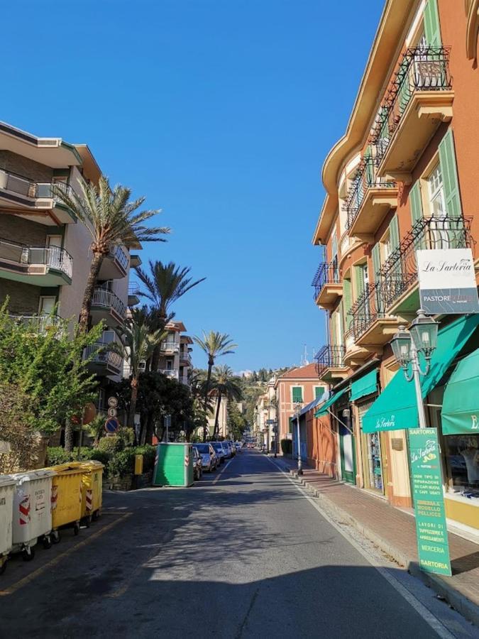 Casa Margherita, Centrale A Due Passi Dal Mare Bordighera Exteriör bild